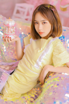 撕掉她的衣服吮的双乳游戏